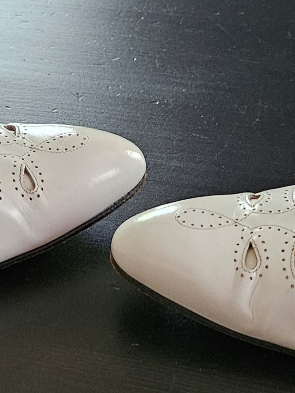 Vintage Salvatore Ferragamo White Leather T-Strap Pointed Toe Heels - Picture 4 of 7